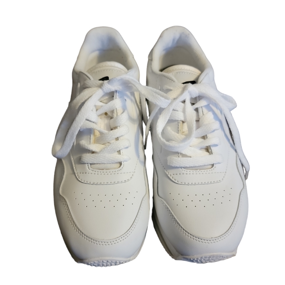 Athletic Works size 7 white tennis shoes, white laces, bess 2 113s3 NWOT